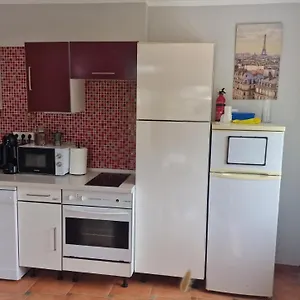 Lovely With Free Parking Appartement